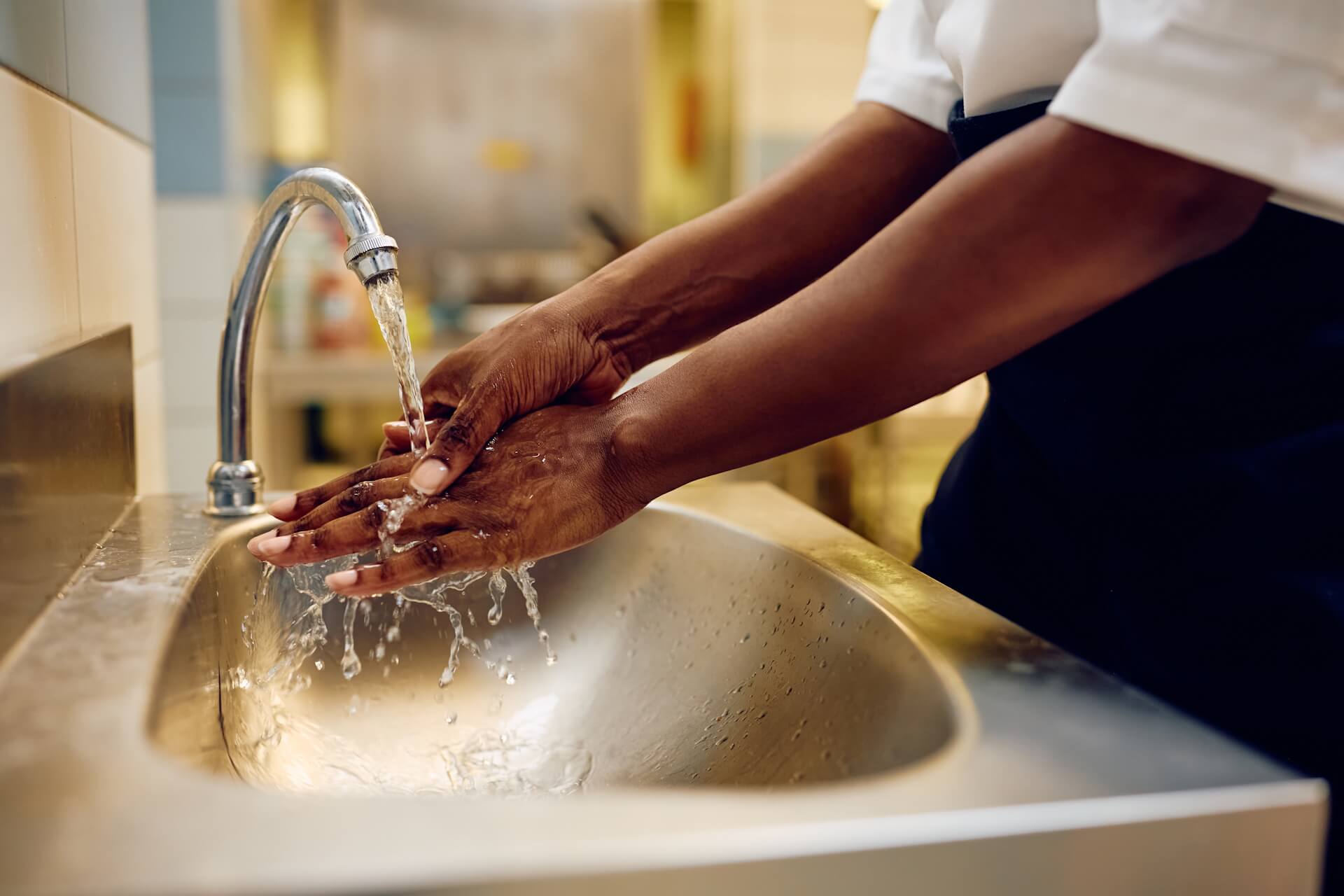 how-to-wash-your-hands-in-the-service-industry